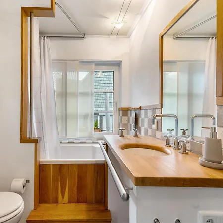 Auf Der Stadtmauer *